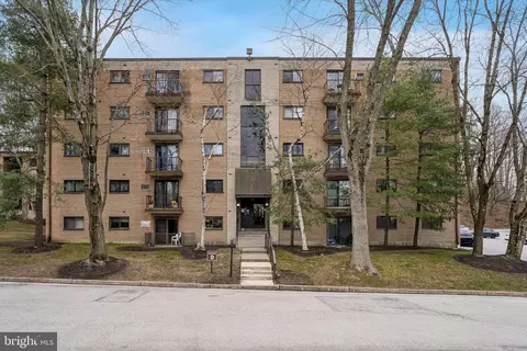 400 Glendale Rd #D23, Havertown, PA 19083