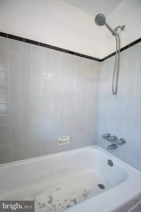 Bath - 616 Wayne Ave, Springfield, PA 19064 photo 2 of 3