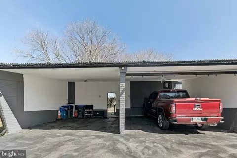 Exterior - 1332 Peach St, Boothwyn, PA 19061 photo 7 of 11
