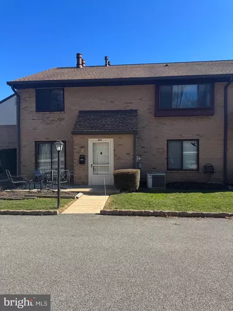 700 Ardmore Ave #424, Ardmore, PA 19003