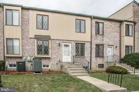 5200 Hilltop Dr #538, Brookhaven, PA 19015