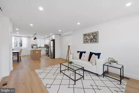 334 Mulberry St, Darby, PA 19023