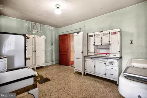 Entry Way - 1012 Washington Ave, Marcus Hook, PA 19061 photo 3 of 3