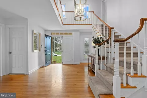Entry Way - 217 Ravenscliff Rd, Wayne, PA 19087 photo 2 of 11