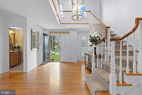 Entry Way - 217 Ravenscliff Rd, Wayne, PA 19087 photo 11 of 11