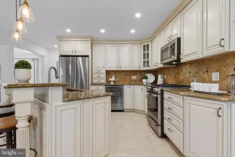 Kitchen - 217 Ravenscliff Rd, Wayne, PA 19087 photo 1 of 4