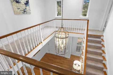 Entry Way - 217 Ravenscliff Rd, Wayne, PA 19087 photo 10 of 11