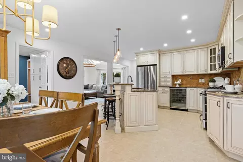 Kitchen - 217 Ravenscliff Rd, Wayne, PA 19087 photo 4 of 4