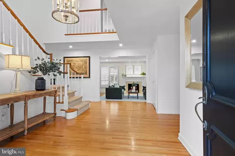 Entry Way - 217 Ravenscliff Rd, Wayne, PA 19087 photo 3 of 11