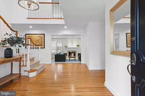 Entry Way - 217 Ravenscliff Rd, Wayne, PA 19087 photo 1 of 11