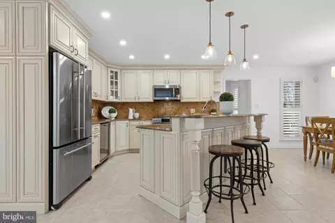 Kitchen - 217 Ravenscliff Rd, Wayne, PA 19087 photo 3 of 4