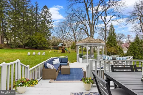 Exterior - 217 Ravenscliff Rd, Wayne, PA 19087 photo 7 of 12