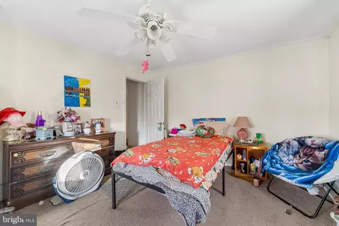 Bedroom - 309 E Dutton Mill Rd, Brookhaven, PA 19015 photo 2 of 2