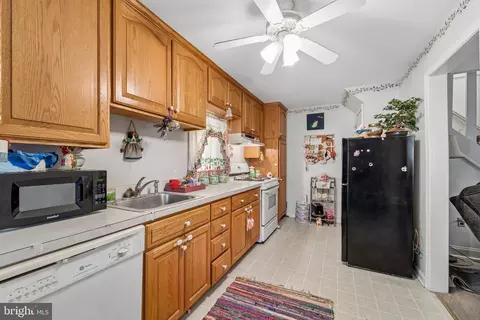 Kitchen - 309 E Dutton Mill Rd, Brookhaven, PA 19015 photo 1 of 2