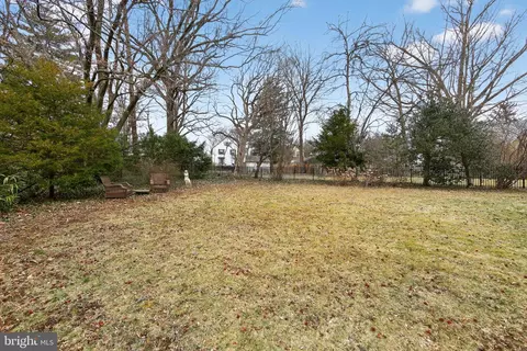 Exterior - 306 Windsor Ave, Wayne, PA 19087 photo 10 of 10