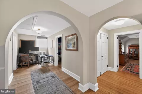 Entry Way - 306 Windsor Ave, Wayne, PA 19087 photo 4 of 6