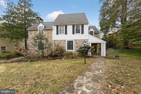 Exterior - 306 Windsor Ave, Wayne, PA 19087 photo 5 of 10