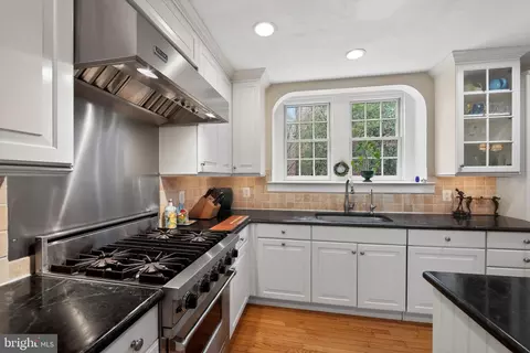 Kitchen - 306 Windsor Ave, Wayne, PA 19087 photo 3 of 4