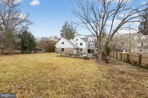 Exterior - 306 Windsor Ave, Wayne, PA 19087 photo 9 of 10