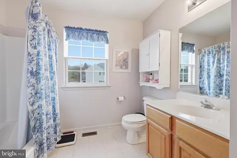 Bath - 2 Freedom Way, Ogden, PA 19061 photo 3 of 3