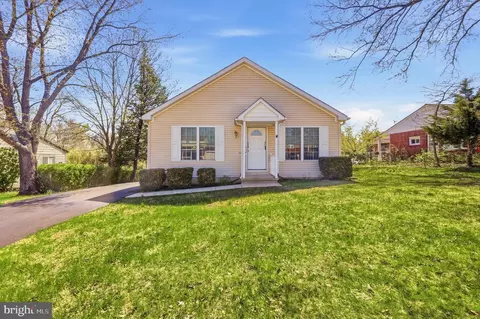 119 B Meadowbrook Ln, Brookhaven, PA 19015