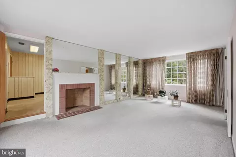Living - 359 Spring Valley Rd, Springfield, PA 19064 photo 1 of 2