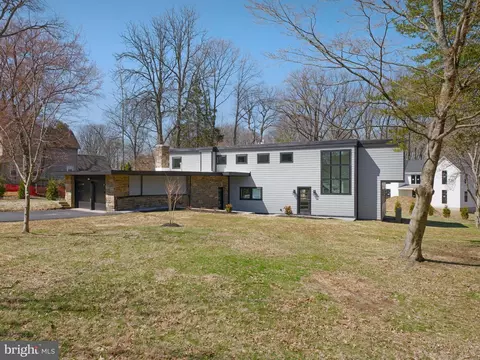 410 Sandy Bank Rd, Media, PA 19063