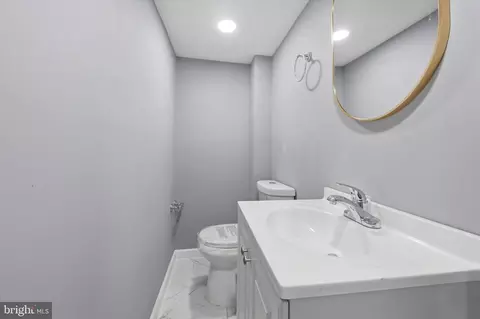 Bath - 1335 Green St, Marcus Hook, PA 19061 photo 1 of 3