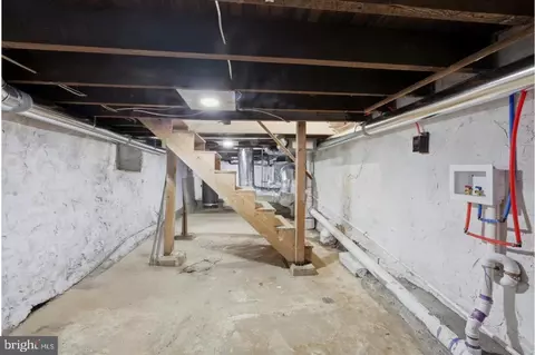 Entry Way - 1335 Green St, Marcus Hook, PA 19061 photo 5 of 5
