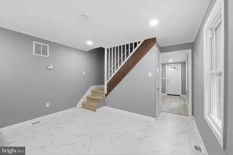 Entry Way - 1335 Green St, Marcus Hook, PA 19061 photo 4 of 5