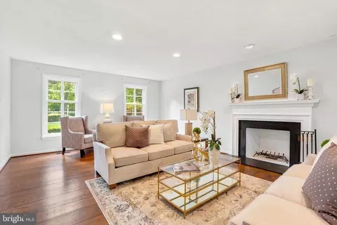 Living - 119 Woods Ln, Wayne, PA 19087 photo 2 of 2