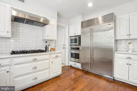 Kitchen - 119 Woods Ln, Wayne, PA 19087 photo 2 of 3