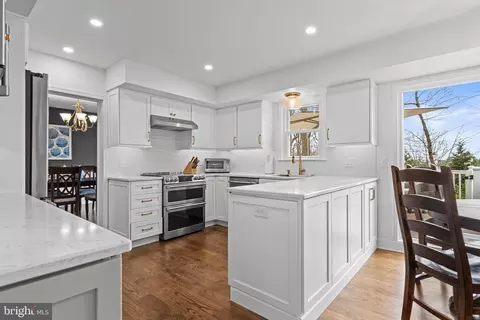 Kitchen - 8 Harrow Cir, Wayne, PA 19087 photo 2 of 5