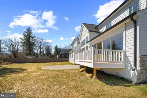 Exterior - 118 W Beechtree Ln, Wayne, PA 19087 photo 3 of 4