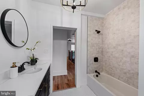 Bath - 118 W Beechtree Ln, Wayne, PA 19087 photo 5 of 5