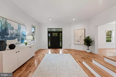 Entry Way - 118 W Beechtree Ln, Wayne, PA 19087 photo 1 of 5