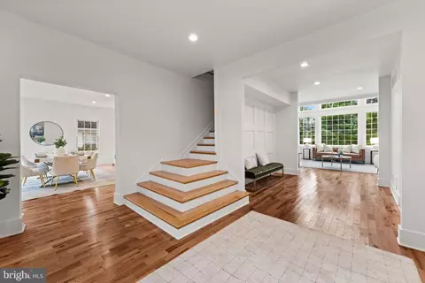 Entry Way - 118 W Beechtree Ln, Wayne, PA 19087 photo 3 of 5
