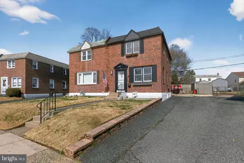329 Holland St, Crum Lynne, PA 19022