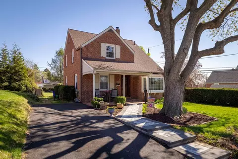 315 Edgemore Rd, Secane, PA 19018