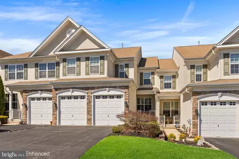 6 Wharton Dr, Glen Mills, PA 19342