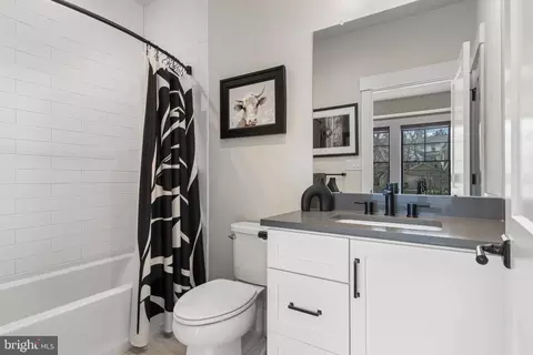 Entry Way - 206 N Aberdeen Ave #C, Wayne, PA 19087 photo 11 of 18