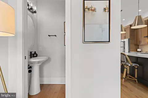 Entry Way - 206 N Aberdeen Ave #C, Wayne, PA 19087 photo 9 of 18