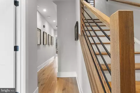 Entry Way - 206 N Aberdeen Ave #C, Wayne, PA 19087 photo 13 of 18