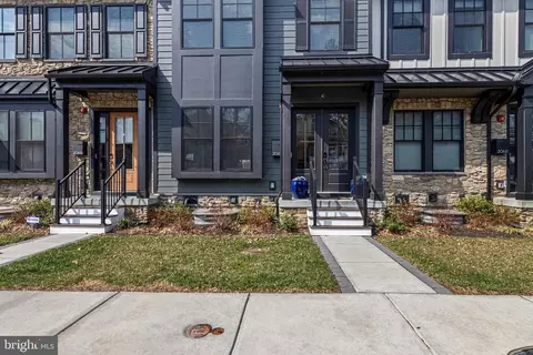 Exterior - 206 N Aberdeen Ave #C, Wayne, PA 19087 photo 4 of 4