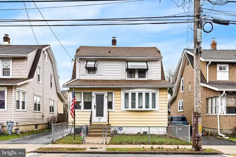 Exterior - 129 W Laughead Ave, Marcus Hook, PA 19061 photo 1 of 4