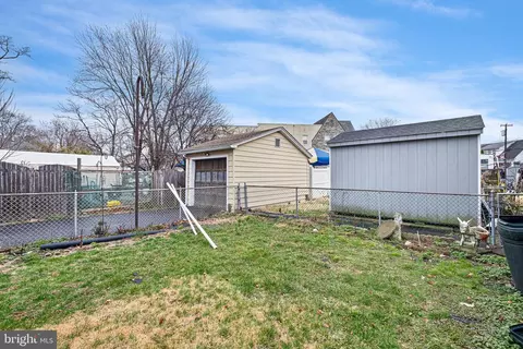 Exterior - 129 W Laughead Ave, Marcus Hook, PA 19061 photo 2 of 4