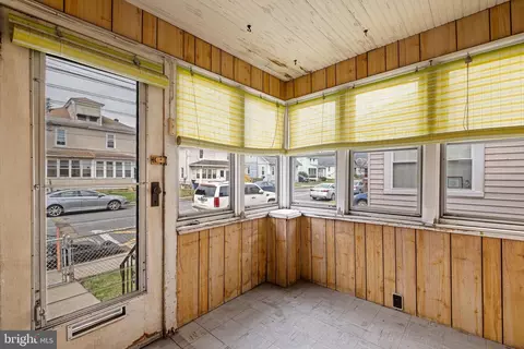 Exterior - 129 W Laughead Ave, Marcus Hook, PA 19061 photo 4 of 4