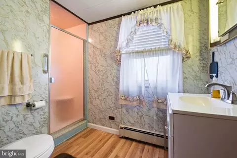 Bath - 129 W Laughead Ave, Marcus Hook, PA 19061 photo 2 of 2