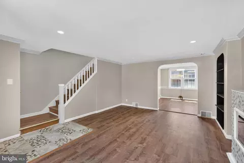 Living - 58 Gilpin Rd, Darby, PA 19082 photo 1 of 5