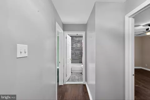 Entry Way - 58 Gilpin Rd, Darby, PA 19082 photo 4 of 5